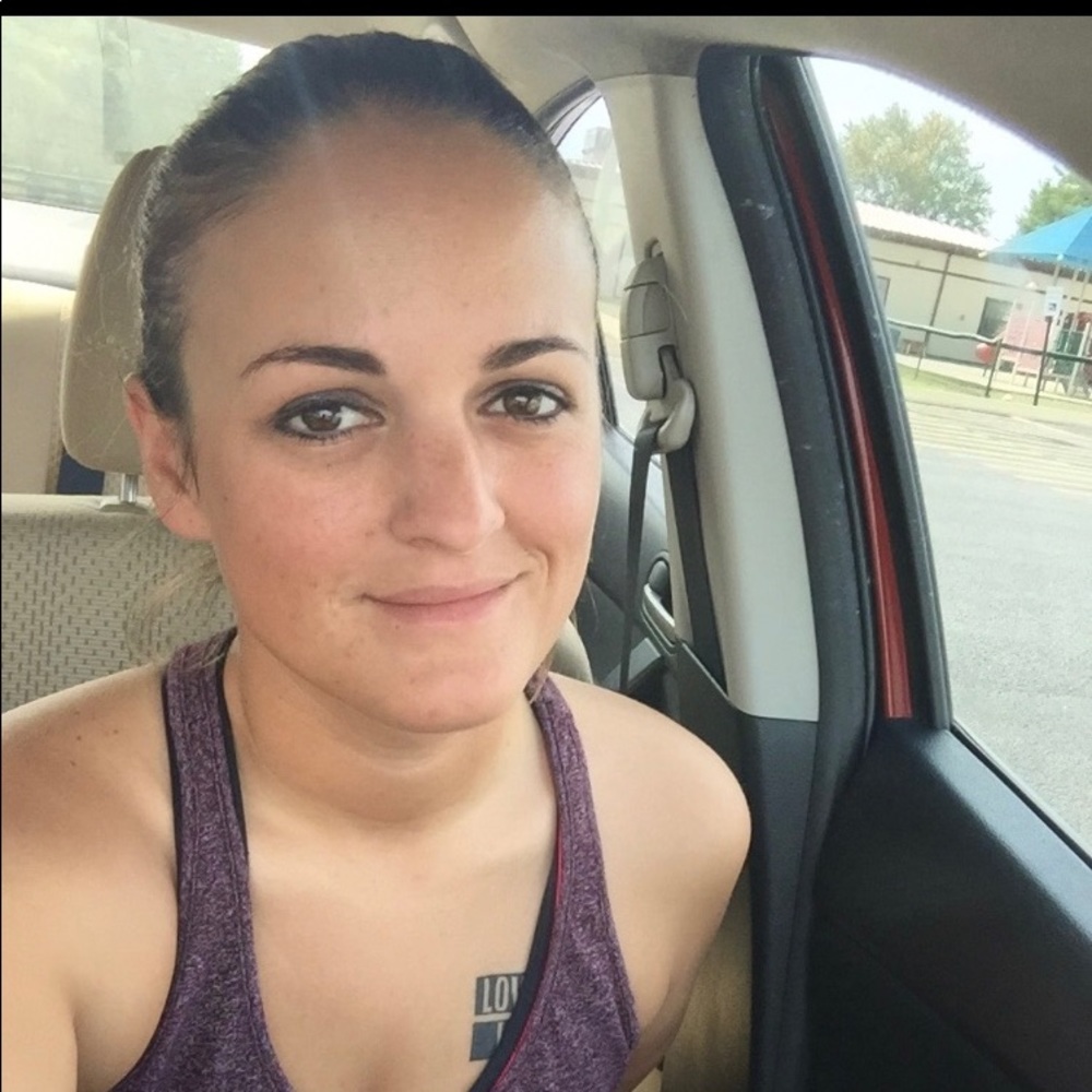 Meet your Posher, Lauren